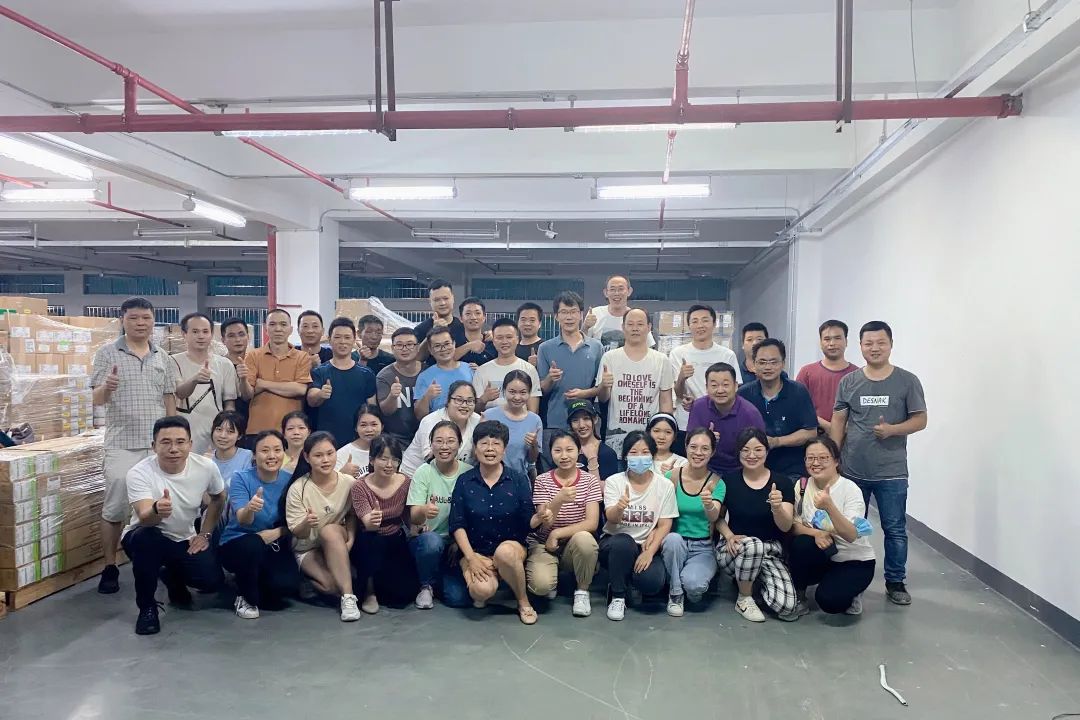 同心聚力 戰高溫酷暑，英唐智控圓滿完成深圳倉搬遷工作